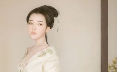 小SAO货撅起屁股扒开BL